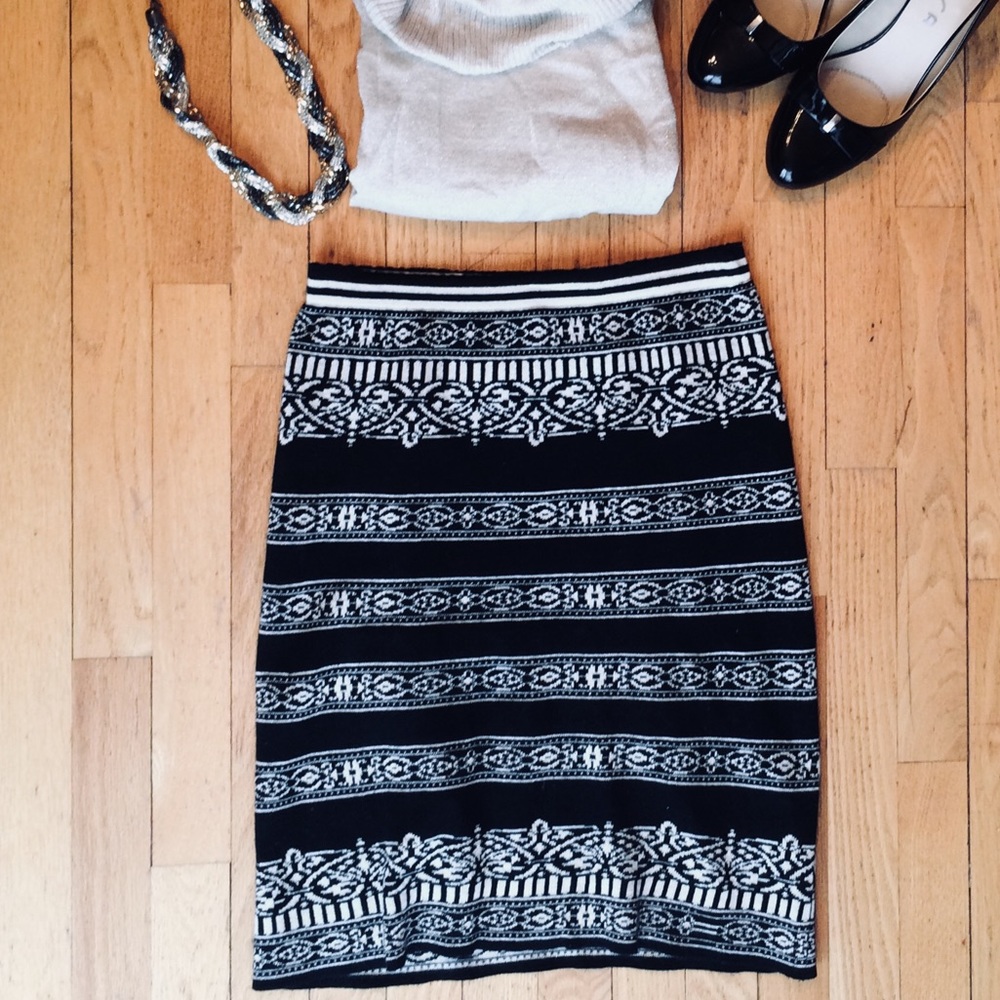 Black and cream sweater Skirt ! - Picture 4 of 7